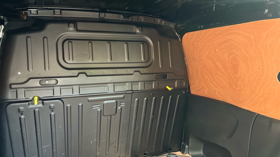 Vauxhall Combo Cargo E-L1 2300 100kW Sportive 50kWh H1 Van Auto - Image 18