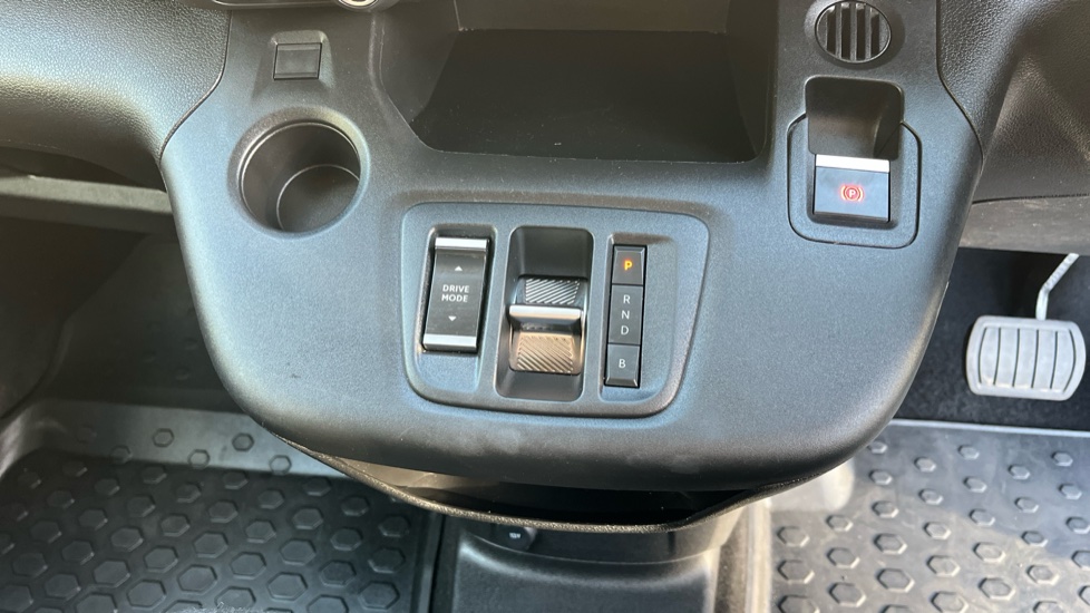 Vauxhall Combo Cargo E-L1 2300 100kW Sportive 50kWh H1 Van Auto - Image 30
