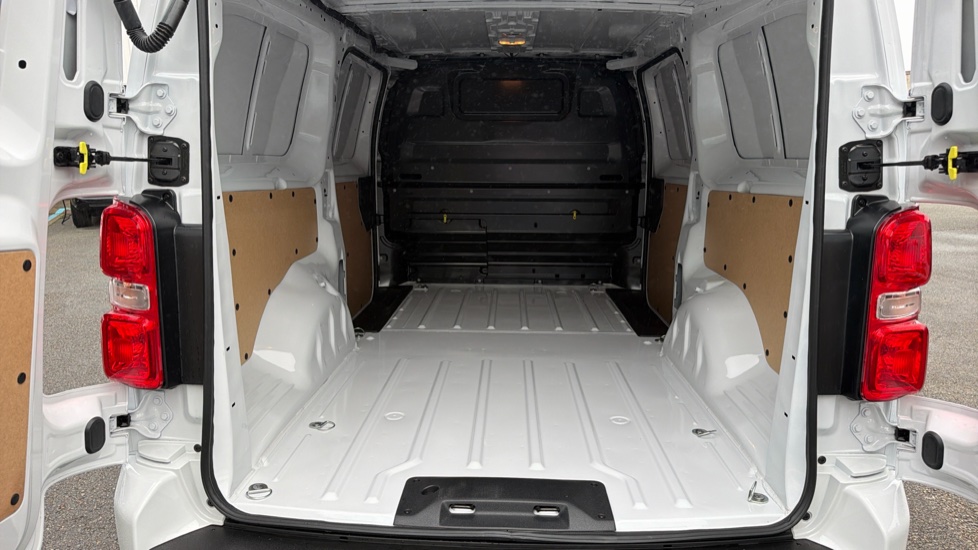 Vauxhall Vivaro L2 Diesel 1.5 Turbo D 120 Pro H1 Van - Image 12