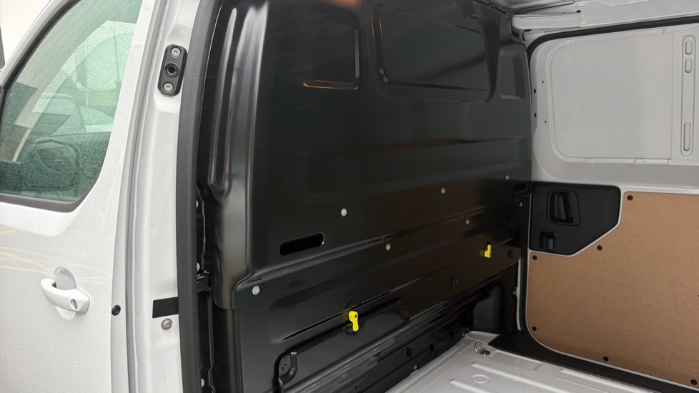 Vauxhall Vivaro L2 Diesel 1.5 Turbo D 120 Pro H1 Van - Image 18