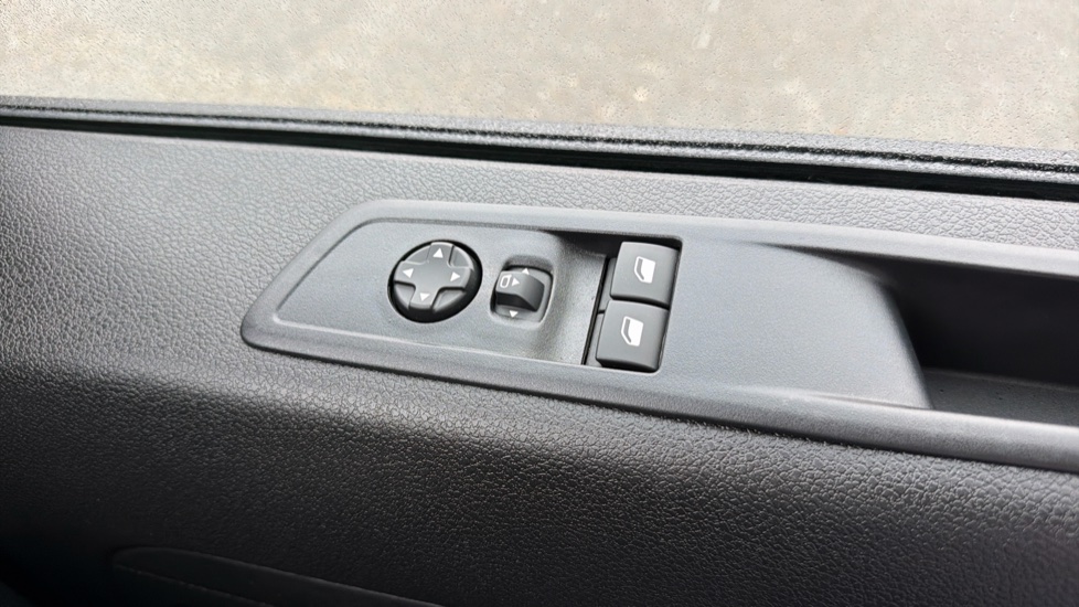 Vauxhall Vivaro L2 Diesel 1.5 Turbo D 120 Pro H1 Van - Image 35