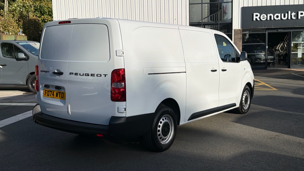 Peugeot Expert L2 Diesel 1.5 BlueHDi 120 Professional Van - Image 10