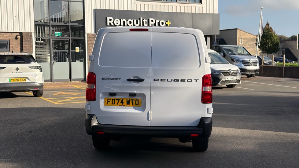 Peugeot Expert L2 Diesel 1.5 BlueHDi 120 Professional Van - Image 11
