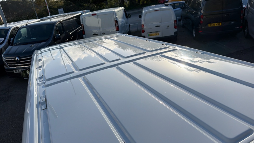 Peugeot Expert L2 Diesel 1.5 BlueHDi 120 Professional Van - Image 38