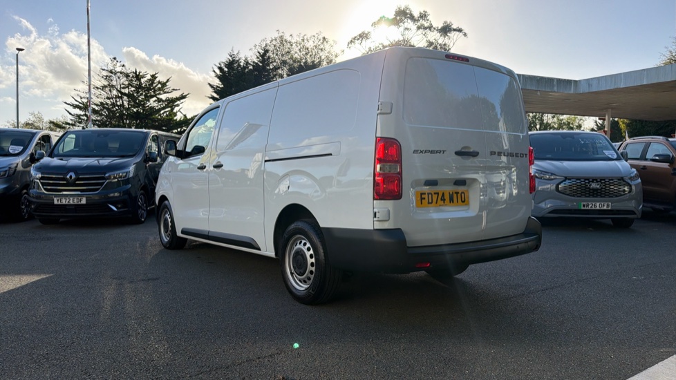 Peugeot Expert L2 Diesel 1.5 BlueHDi 120 Professional Van - Image 43