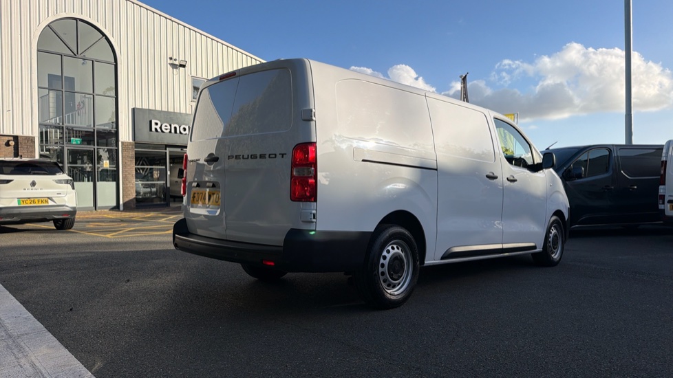 Peugeot Expert L2 Diesel 1.5 BlueHDi 120 Professional Van - Image 44