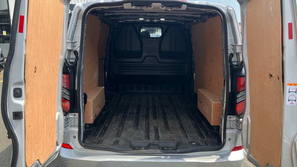 Ford Transit Custom 280 L1 Diesel Fwd 2.0 EcoBlue 136ps H1 Van Limited - Image 12