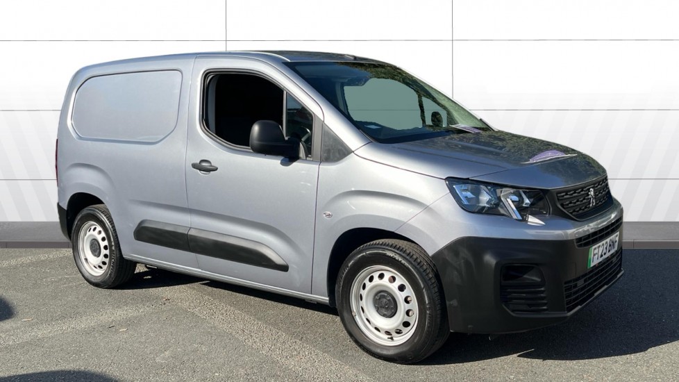 Peugeot Partner E-Standard 800 100kW 50kWh Professional Premium + Van Auto - Image 1
