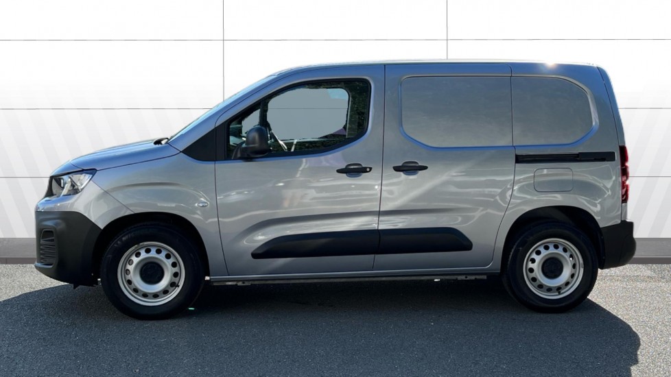 Peugeot Partner E-Standard 800 100kW 50kWh Professional Premium + Van Auto - Image 4