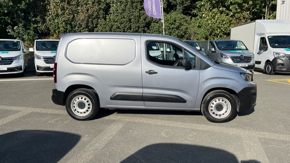 Peugeot Partner E-Standard 800 100kW 50kWh Professional Premium + Van Auto - Image 9