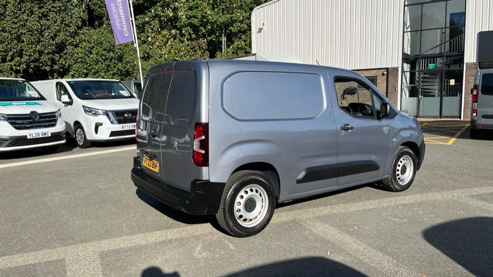 Peugeot Partner E-Standard 800 100kW 50kWh Professional Premium + Van Auto - Image 10