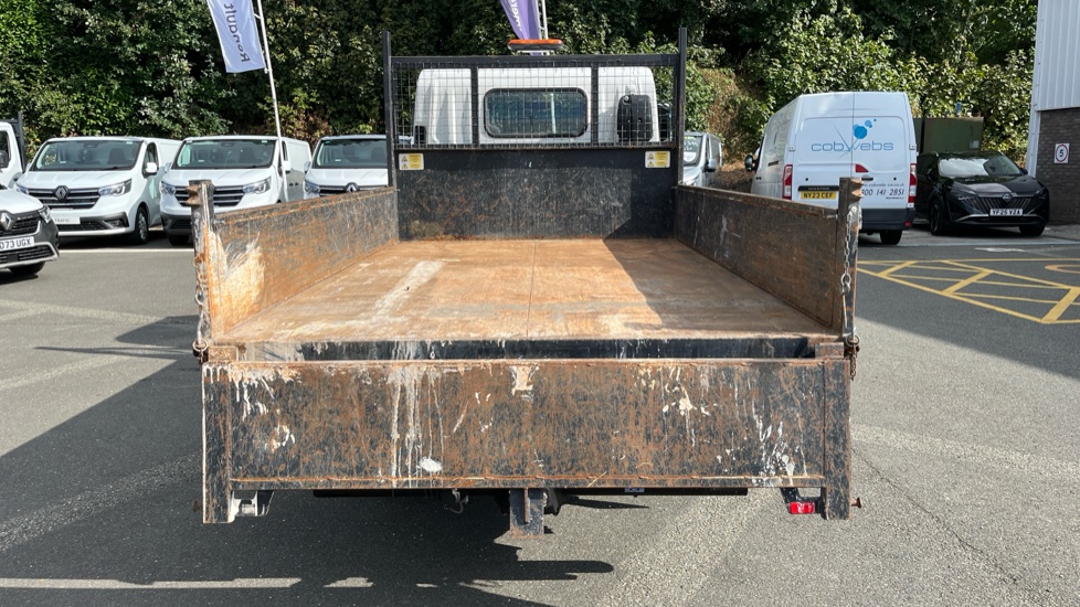 Isuzu Trucks N35 .125S Grafter Swb Diesel Tipper - Image 3