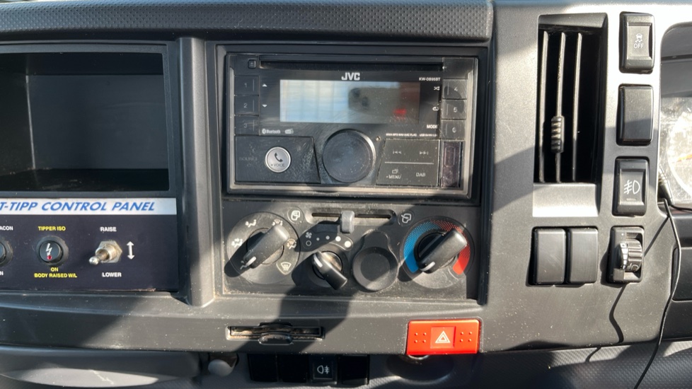 Isuzu Trucks N35 .125S Grafter Swb Diesel Tipper - Image 28
