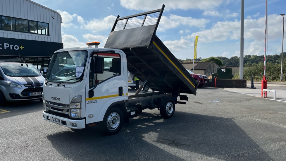 Isuzu Trucks N35 .125S Grafter Swb Diesel Tipper - Image 35