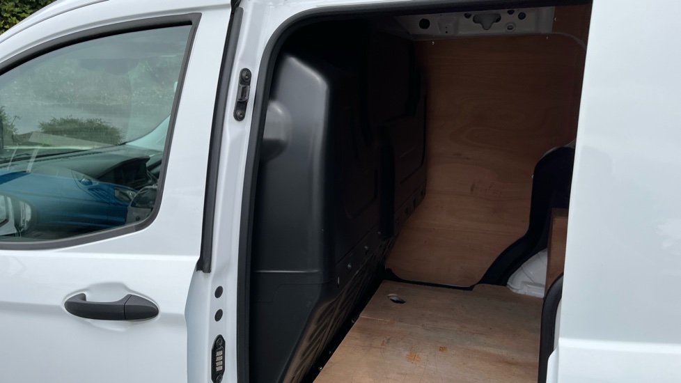 Ford Transit Courier Petrol 1.0 EcoBoost Leader Van [6 Speed] - Image 18
