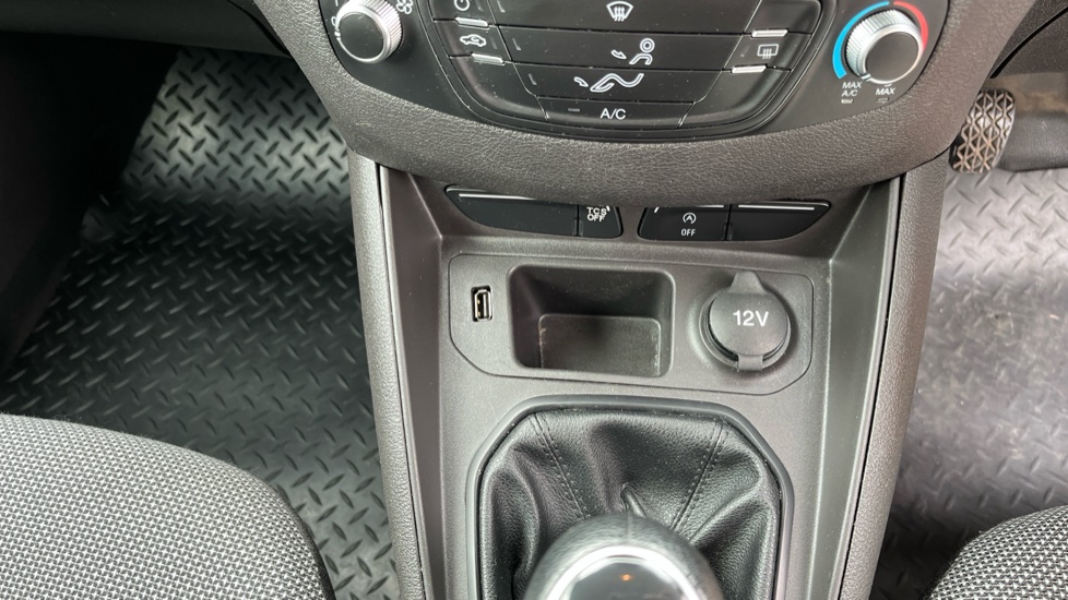 Ford Transit Courier Petrol 1.0 EcoBoost Leader Van [6 Speed] - Image 32