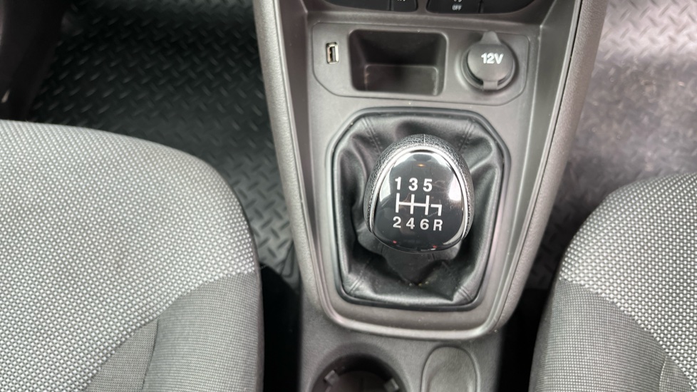 Ford Transit Courier Petrol 1.0 EcoBoost Leader Van [6 Speed] - Image 33