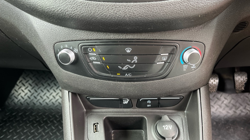 Ford Transit Courier Petrol 1.0 EcoBoost Leader Van [6 Speed] - Image 42