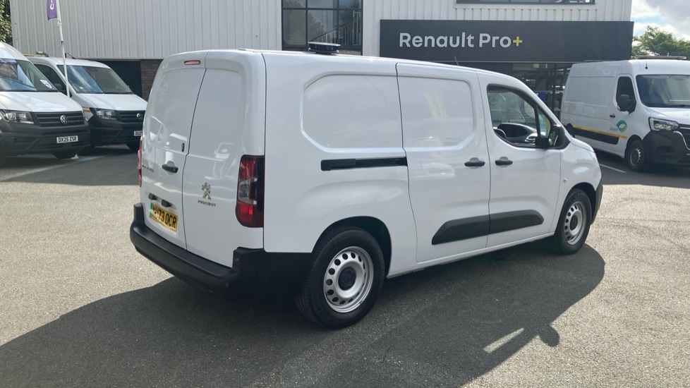 Peugeot Partner E-Long 750 100kW 50kWh Professional Premium + Van Auto - Image 10