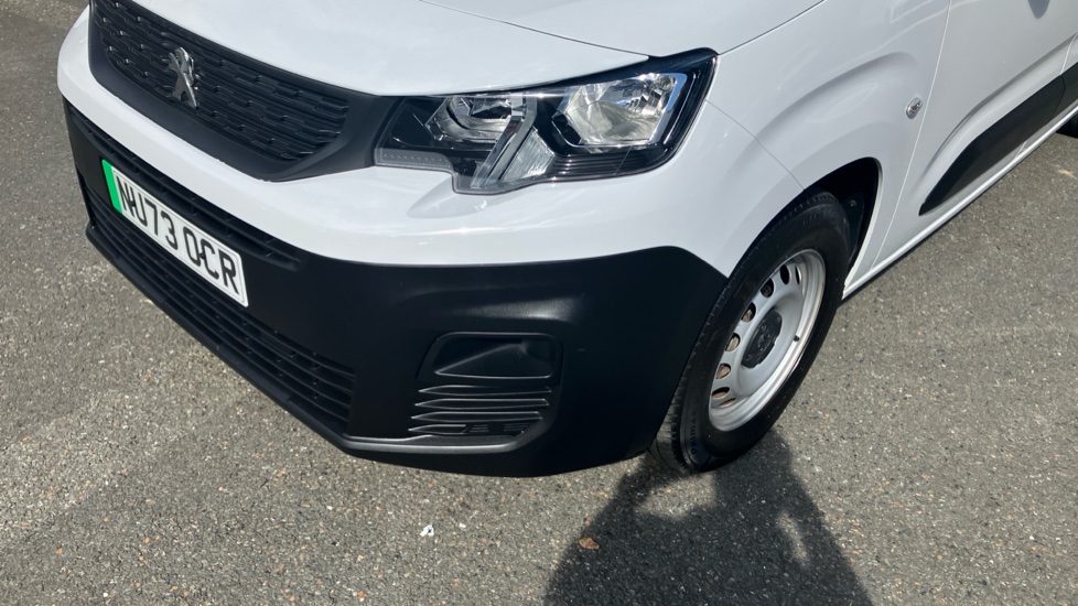 Peugeot Partner E-Long 750 100kW 50kWh Professional Premium + Van Auto - Image 40