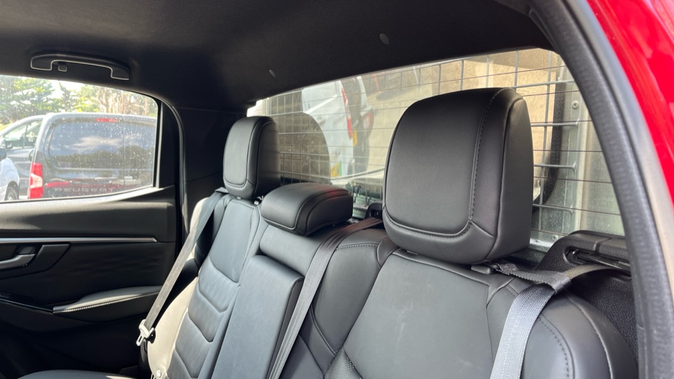 Isuzu D-Max Diesel 1.9 DL40 Double Cab 4x4 Auto - Image 14