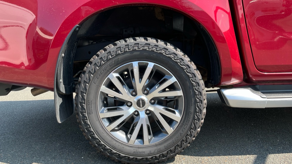 Isuzu D-Max Diesel 1.9 DL40 Double Cab 4x4 Auto - Image 17