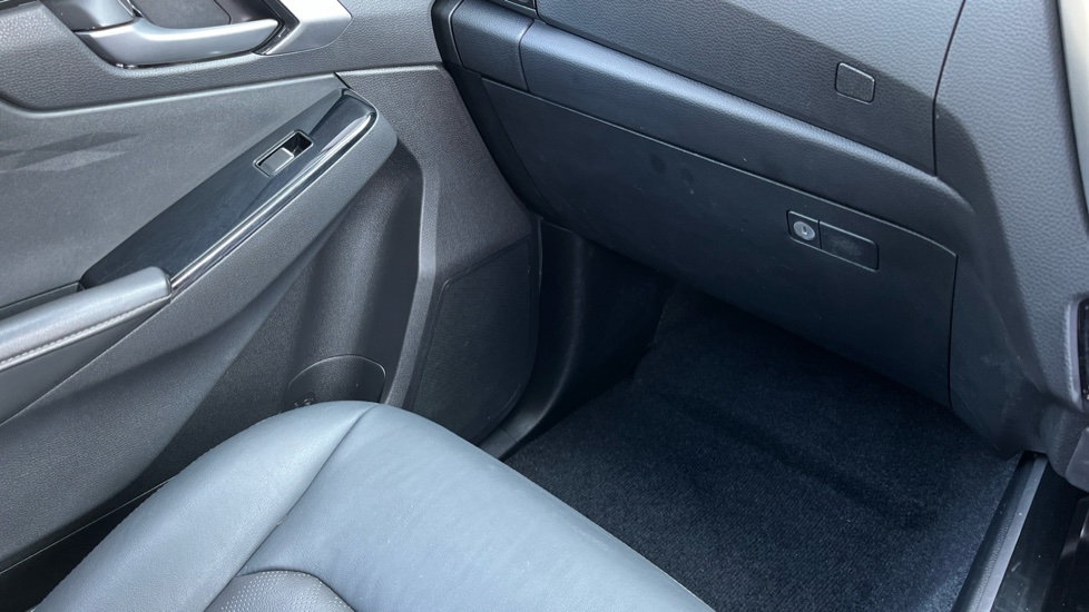Isuzu D-Max Diesel 1.9 DL40 Double Cab 4x4 Auto - Image 22