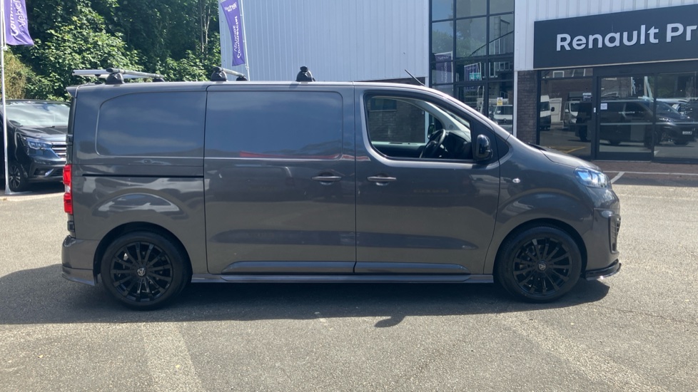 Vauxhall Vivaro L1 Diesel 2700 1.5d 120PS Sportive H1 Van - Image 9