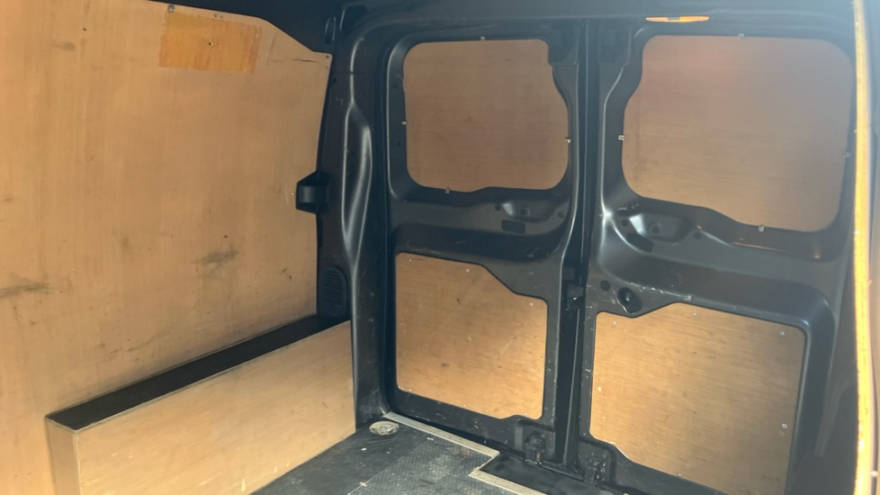 Vauxhall Vivaro L1 Diesel 2700 1.5d 120PS Sportive H1 Van - Image 14