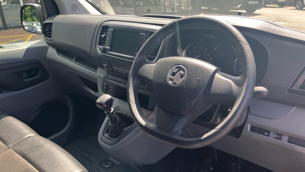 Vauxhall Vivaro L1 Diesel 2700 1.5d 120PS Sportive H1 Van - Image 15