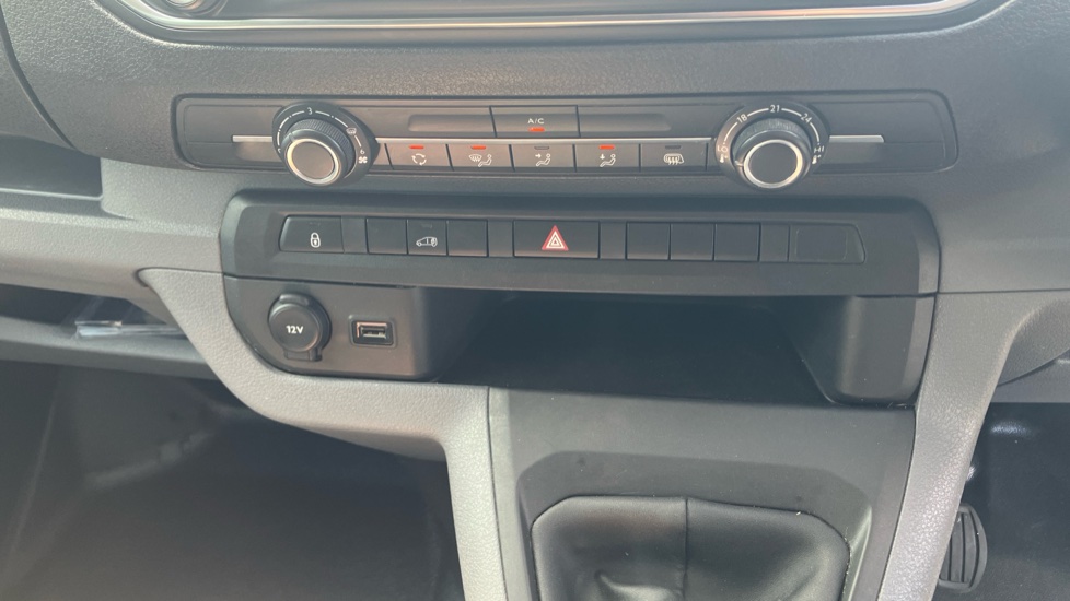 Vauxhall Vivaro L1 Diesel 2700 1.5d 120PS Sportive H1 Van - Image 25