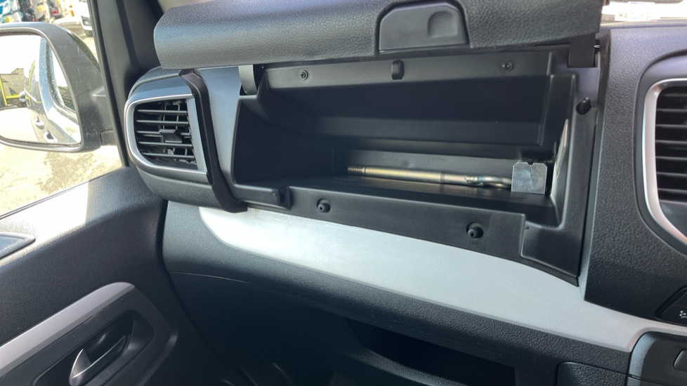 Vauxhall Vivaro L1 Diesel 3100 2.0d 180PS GS H1 Van Auto - Image 24