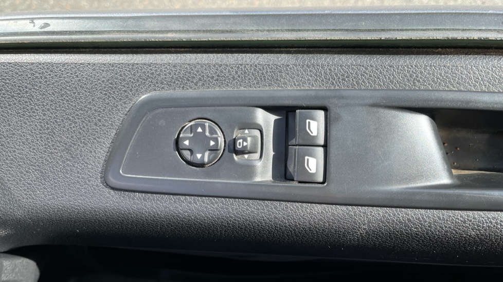 Vauxhall Vivaro L1 Diesel 3100 2.0d 180PS GS H1 Van Auto - Image 45