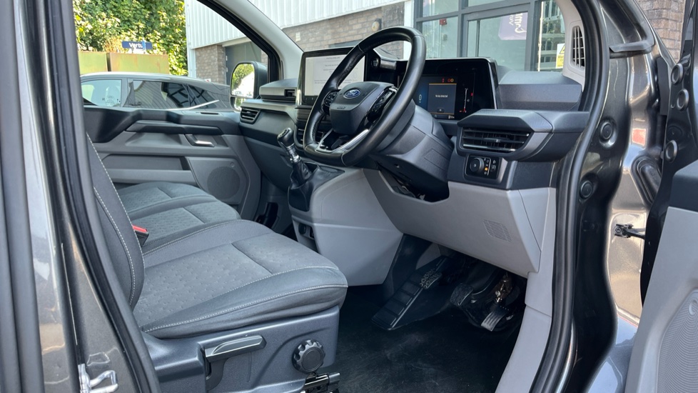 Ford Transit Custom 300 L1 Diesel Fwd 2.0 EcoBlue 136ps H1 Van Limited - Image 6