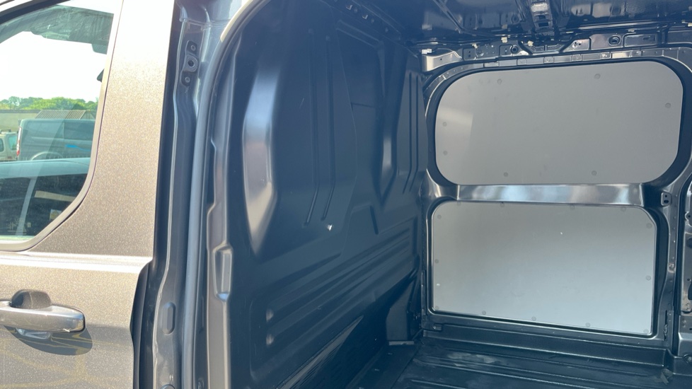 Ford Transit Custom 300 L1 Diesel Fwd 2.0 EcoBlue 136ps H1 Van Limited - Image 18