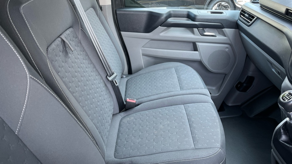 Ford Transit Custom 300 L1 Diesel Fwd 2.0 EcoBlue 136ps H1 Van Limited - Image 22
