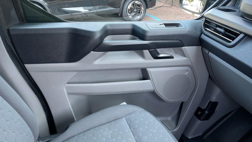 Ford Transit Custom 300 L1 Diesel Fwd 2.0 EcoBlue 136ps H1 Van Limited - Image 23