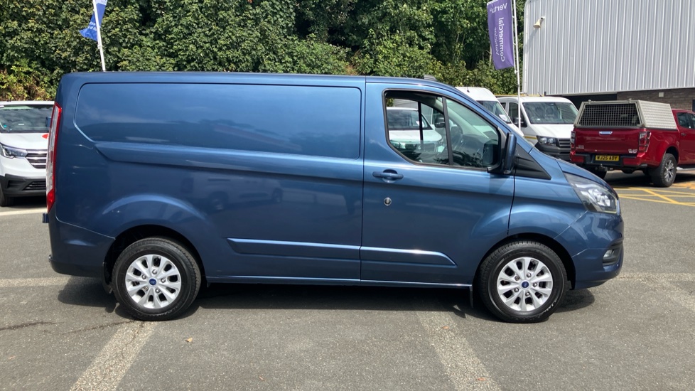 Ford Transit Custom 300 L1 Diesel Fwd 2.0 EcoBlue 130ps Low Roof Limited Van - Image 9