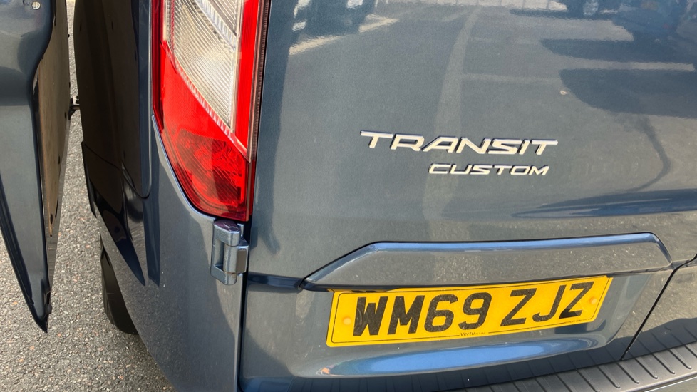 Ford Transit Custom 300 L1 Diesel Fwd 2.0 EcoBlue 130ps Low Roof Limited Van - Image 41