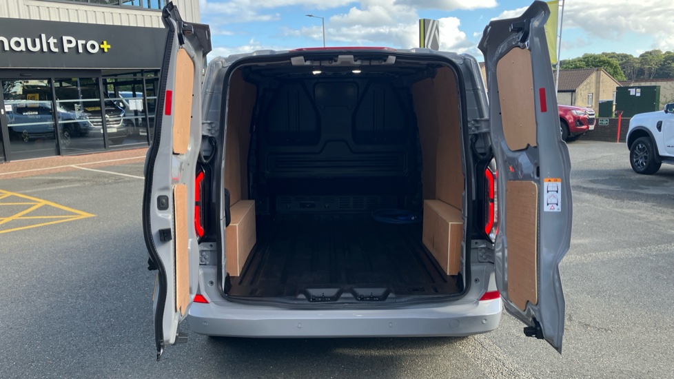 Ford Transit Custom E-320 L1 Rwd 100kW 65kWh H1 Van Limited Auto - Image 3