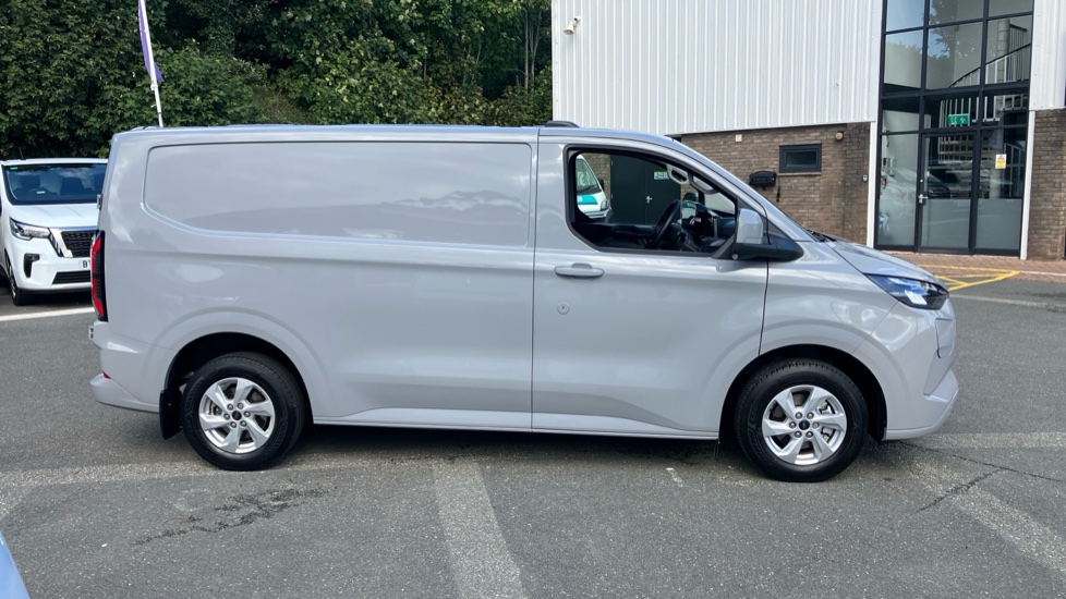 Ford Transit Custom E-320 L1 Rwd 100kW 65kWh H1 Van Limited Auto - Image 9