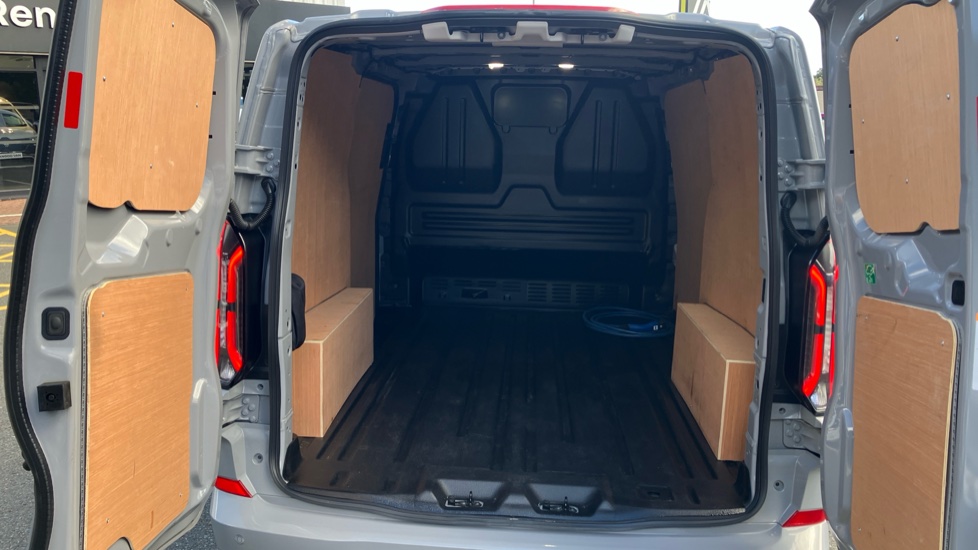 Ford Transit Custom E-320 L1 Rwd 100kW 65kWh H1 Van Limited Auto - Image 12