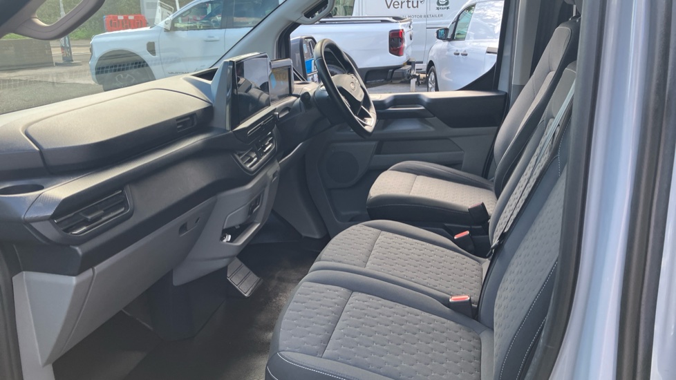 Ford Transit Custom E-320 L1 Rwd 100kW 65kWh H1 Van Limited Auto - Image 13