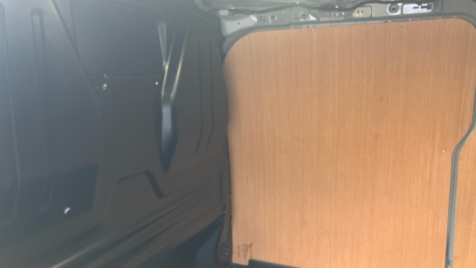 Ford Transit Custom E-320 L1 Rwd 100kW 65kWh H1 Van Limited Auto - Image 18