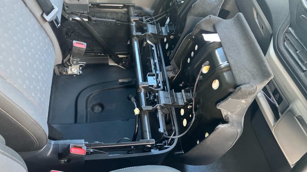 Ford Transit Custom E-320 L1 Rwd 100kW 65kWh H1 Van Limited Auto - Image 31
