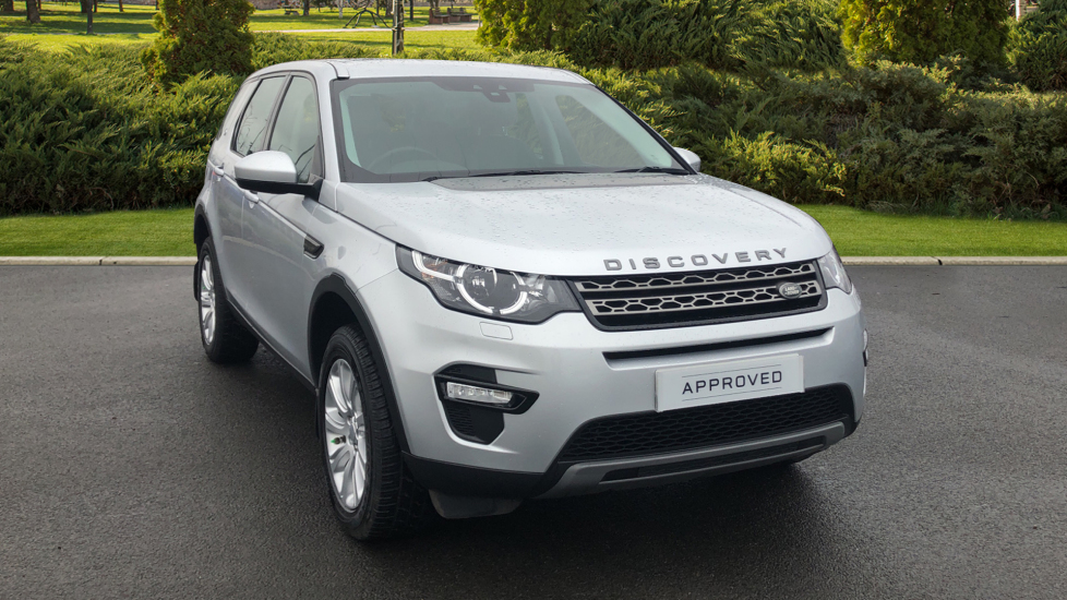 Land Rover Discovery Sport 2.0 TD4 180 SE 5dr Diesel 4x4 (16MY) at Land