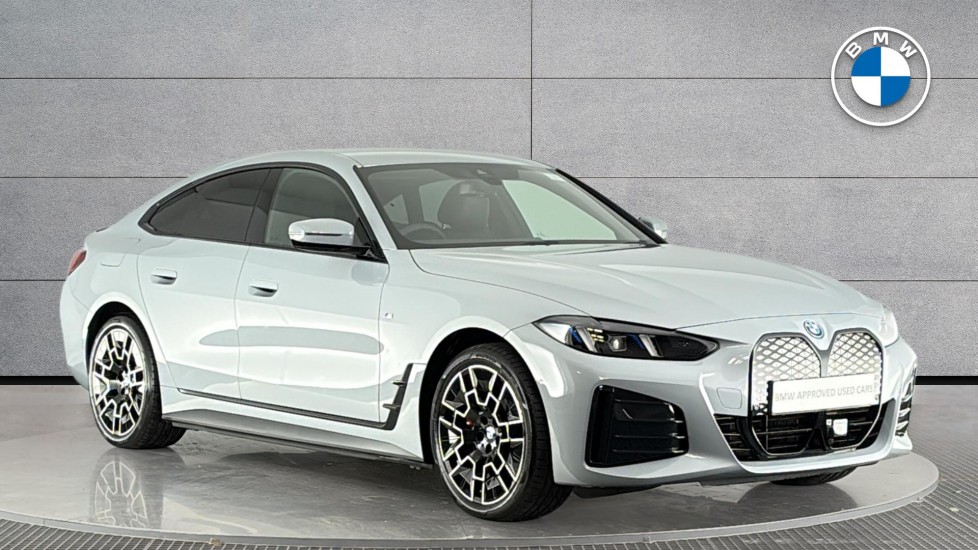 Details for a 2025 BMW i4 40