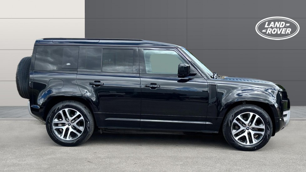 Land Rover Defender 3.0 D250 XS Edition 110 5dr Auto Diesel Estate - Image 5