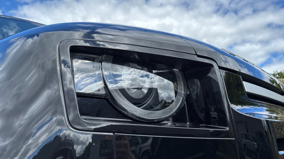 Land Rover Defender 3.0 D250 XS Edition 110 5dr Auto Diesel Estate - Image 17