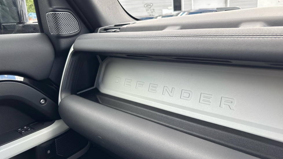 Land Rover Defender 3.0 D250 XS Edition 110 5dr Auto Diesel Estate - Image 22
